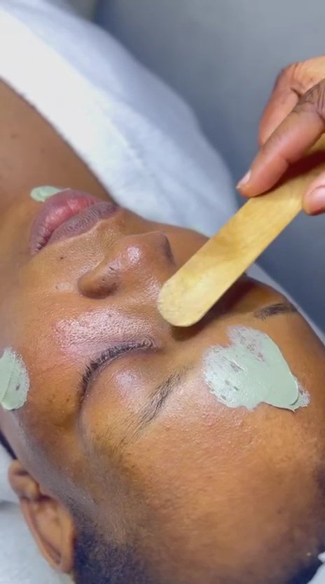 Masque appliqué lors d'un soin du visage
